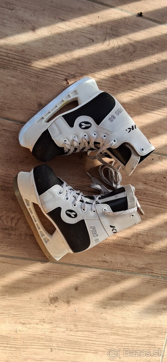 Predám chlapčenské korčule.