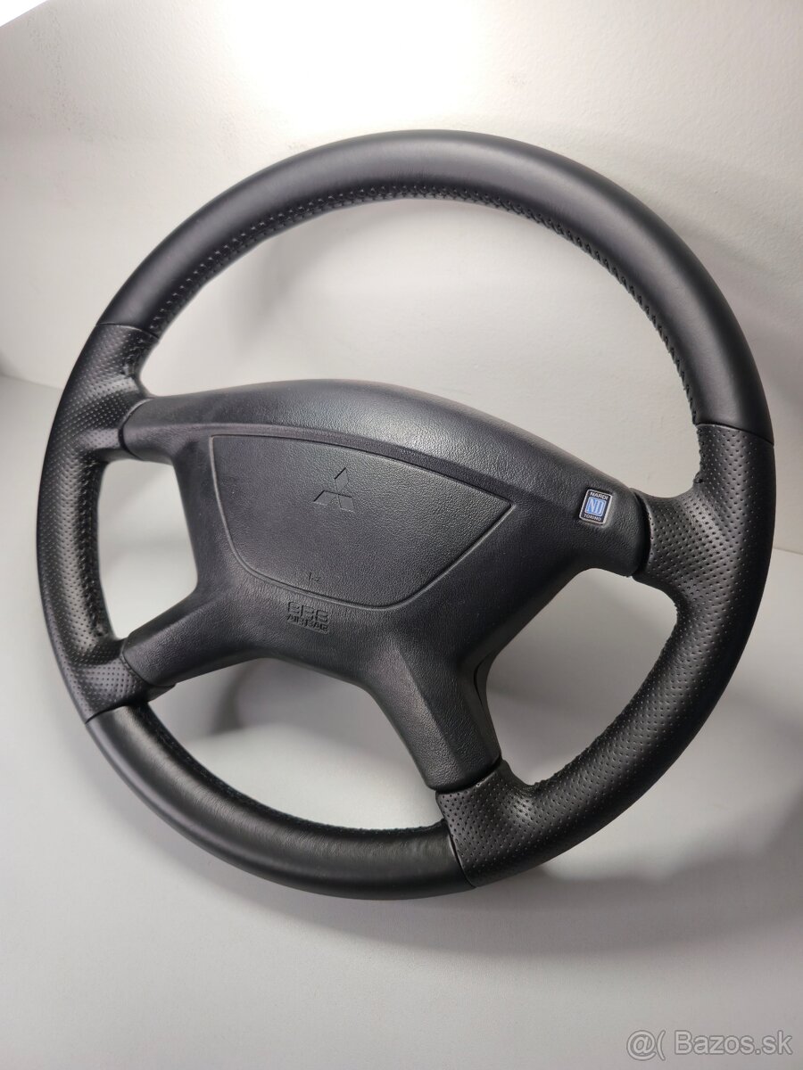 Kožený volant mitsubishi