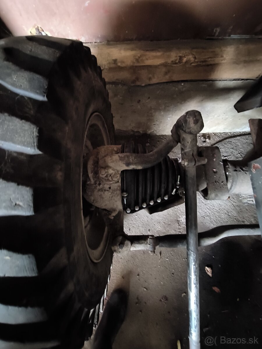 Malokraktor 4x4,v3s
