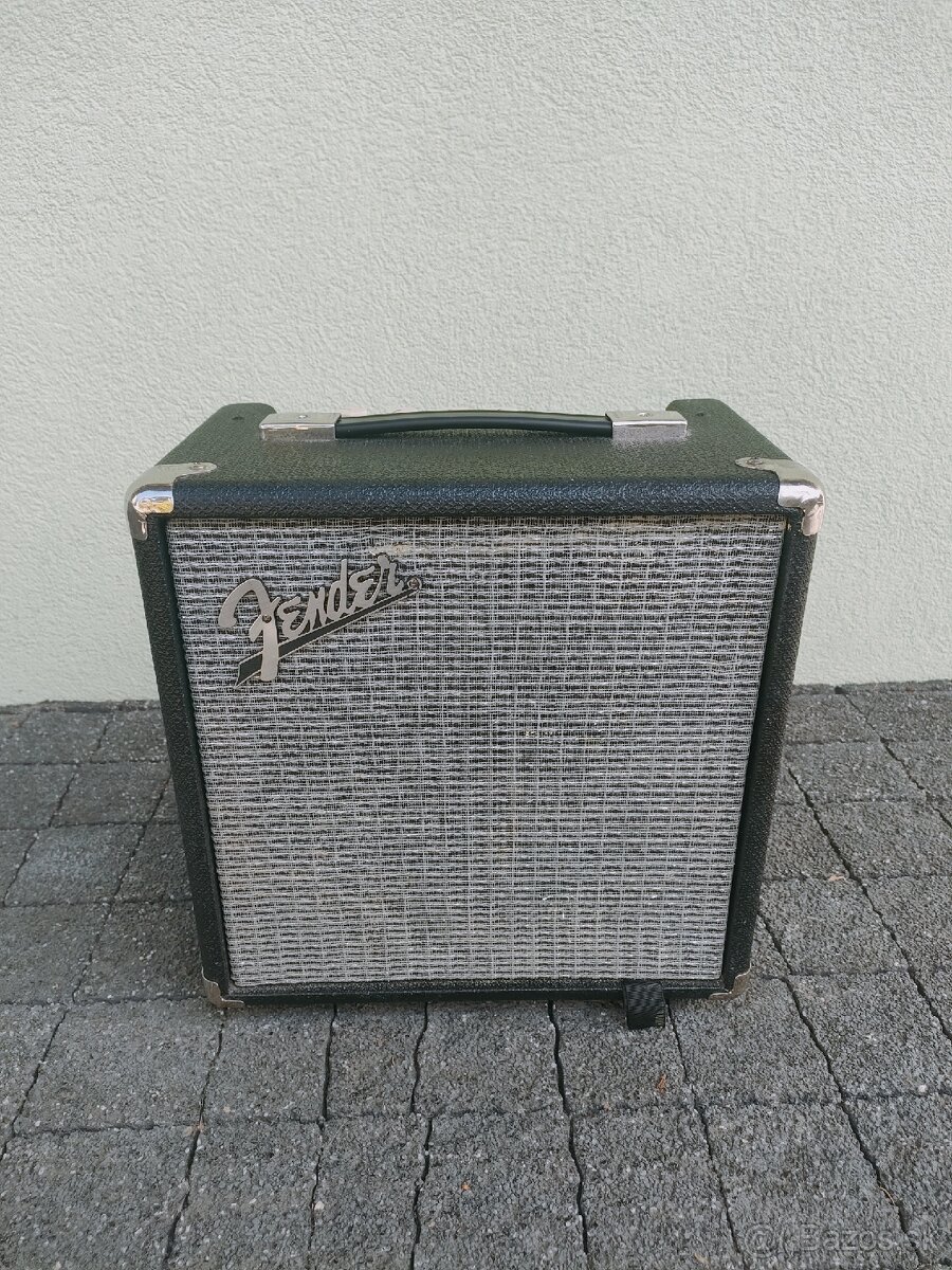 Predám Fender Rumble 15 basové kombo