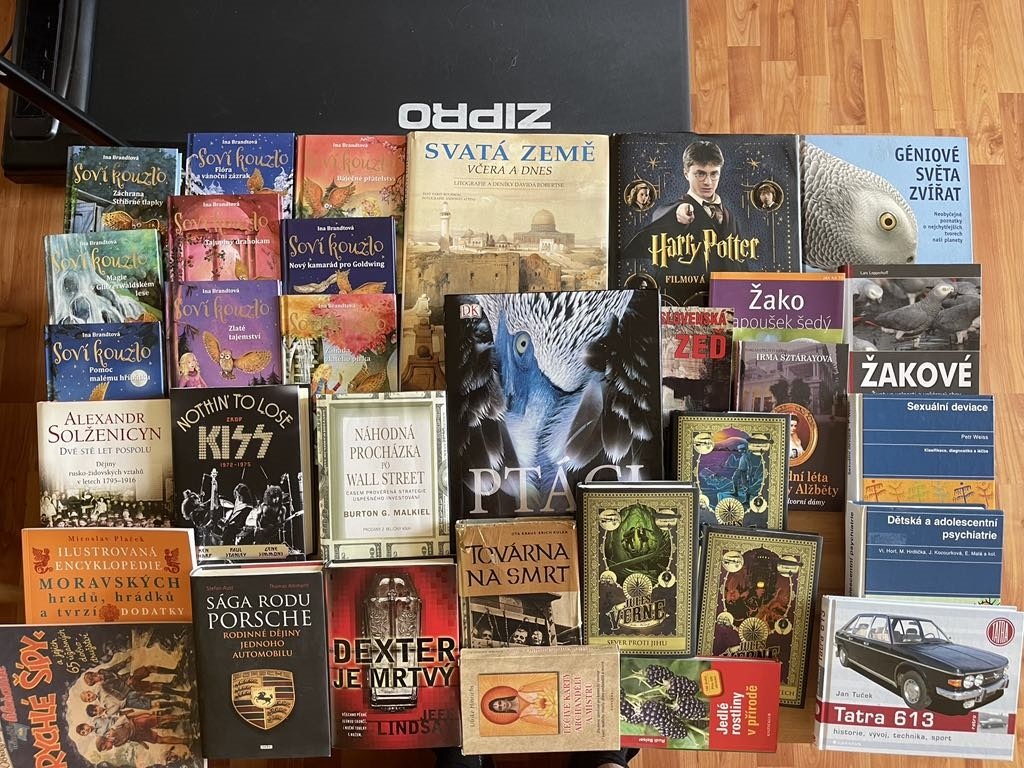 Svatá země,Tatra 613,,Muškaření,aristokracie,LSD,Interna