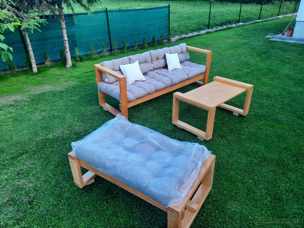 Nádherný záhradný set, masív v top stave