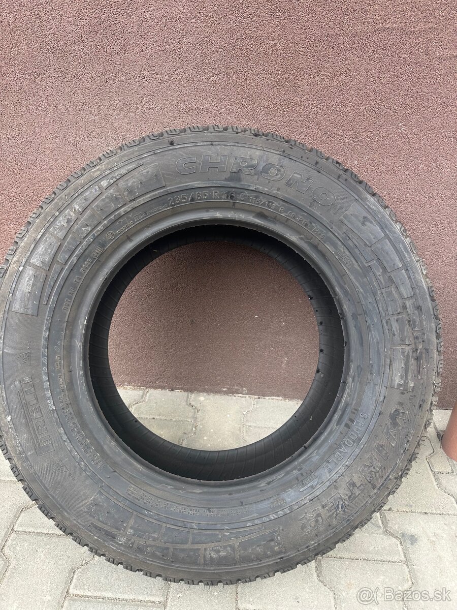 235/65 R16C Pirelli Chrono Winter