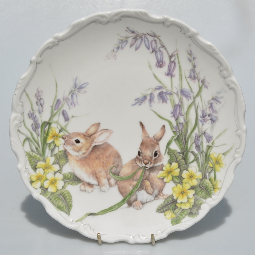 Royal Albert porcelánový tanier - Jar - rozkošné zajačiky