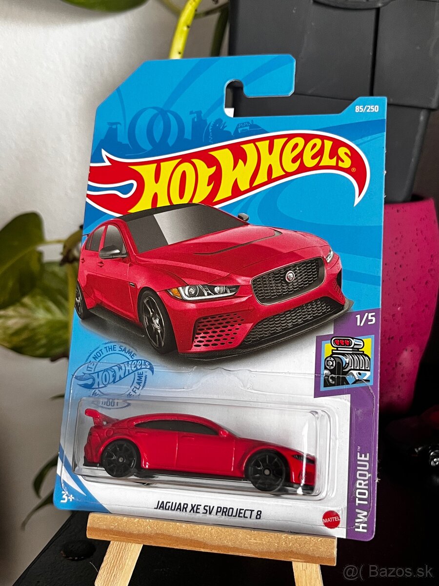 Hot wheels Jaguár xe sv project 8