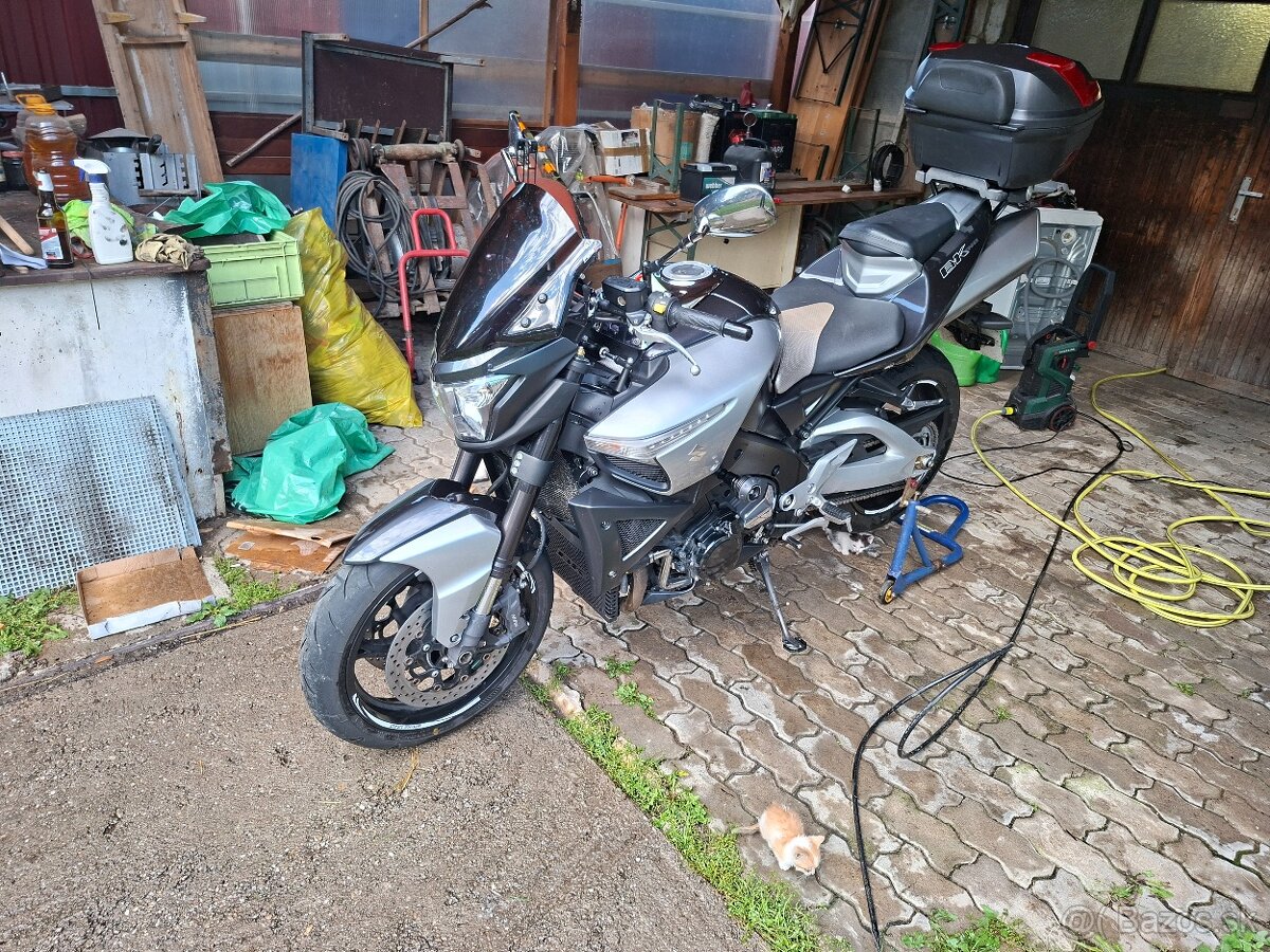 Suzuki B king 1340