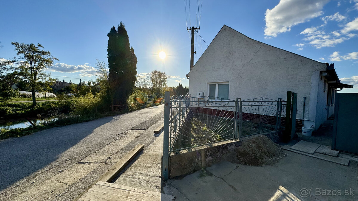 Pozemok s rodinným domom - 605 m2 - Tureň