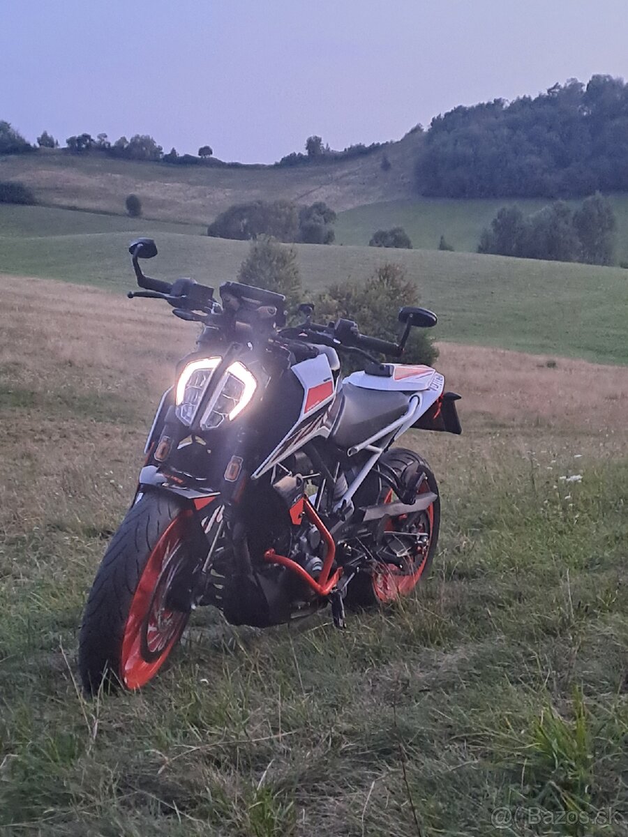KTM Duke 390 (2021)