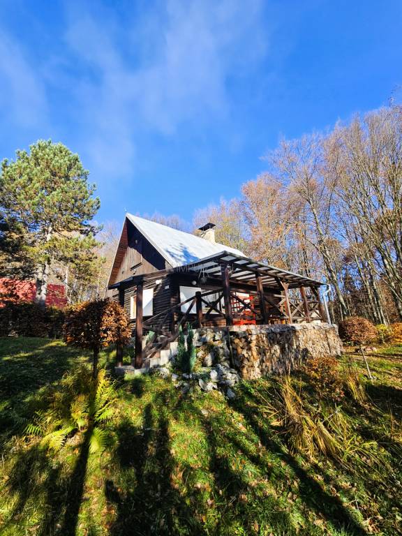 Predaj Chata Ružín – nad Bradanom, pokoj a čistý vzduch v lo
