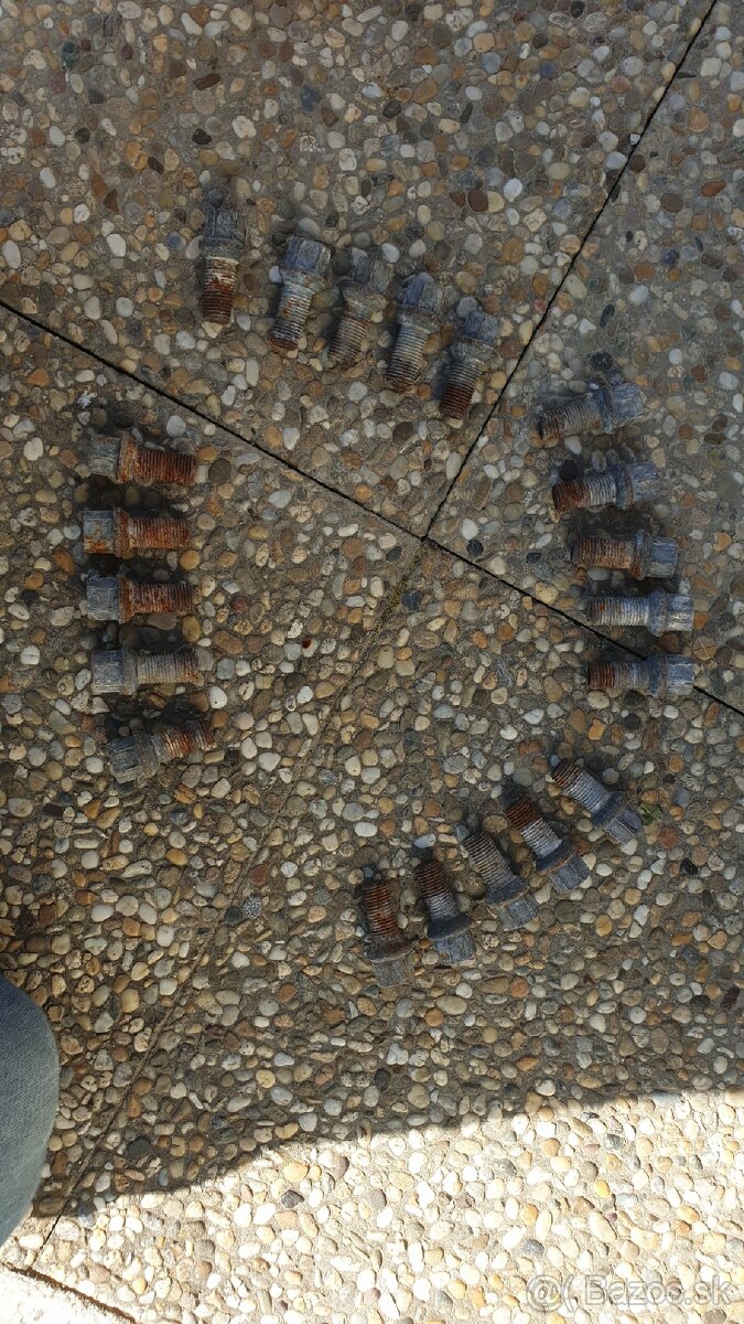 Sruby na kolesa octavia 3