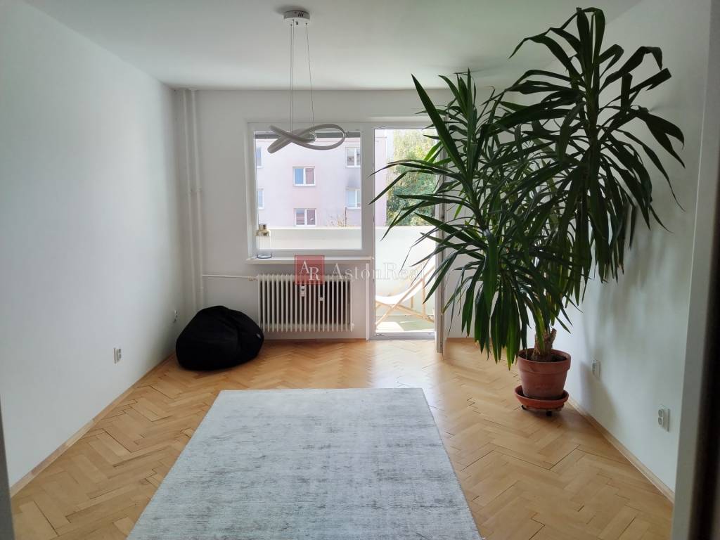 Prenájom:2-izbový byt 60 m2 v Martine Širšom Centre