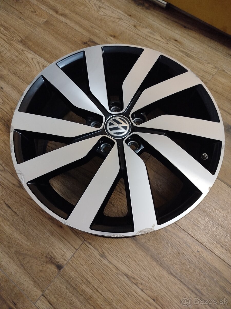 VW Marseille R18 ET52 (Touran)