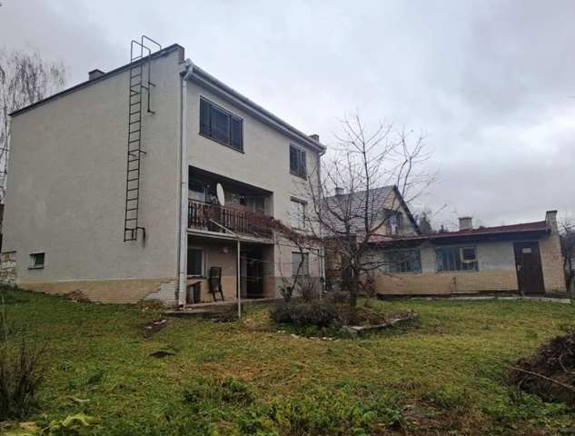 OPATOVÁ - RD - dvojpodlažný, 2x GARÁŽ,SP -830 m2