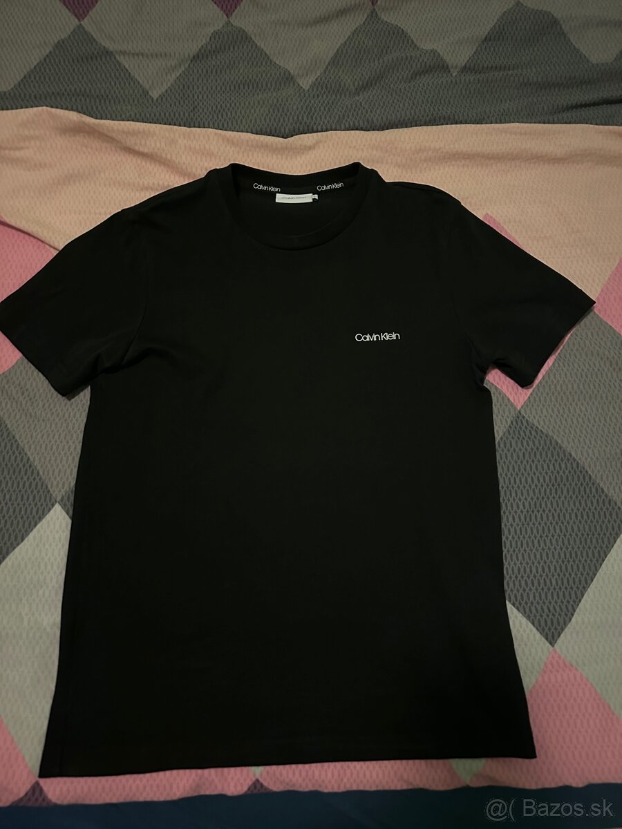 Čierne tričko Calvin Klein - vel. S