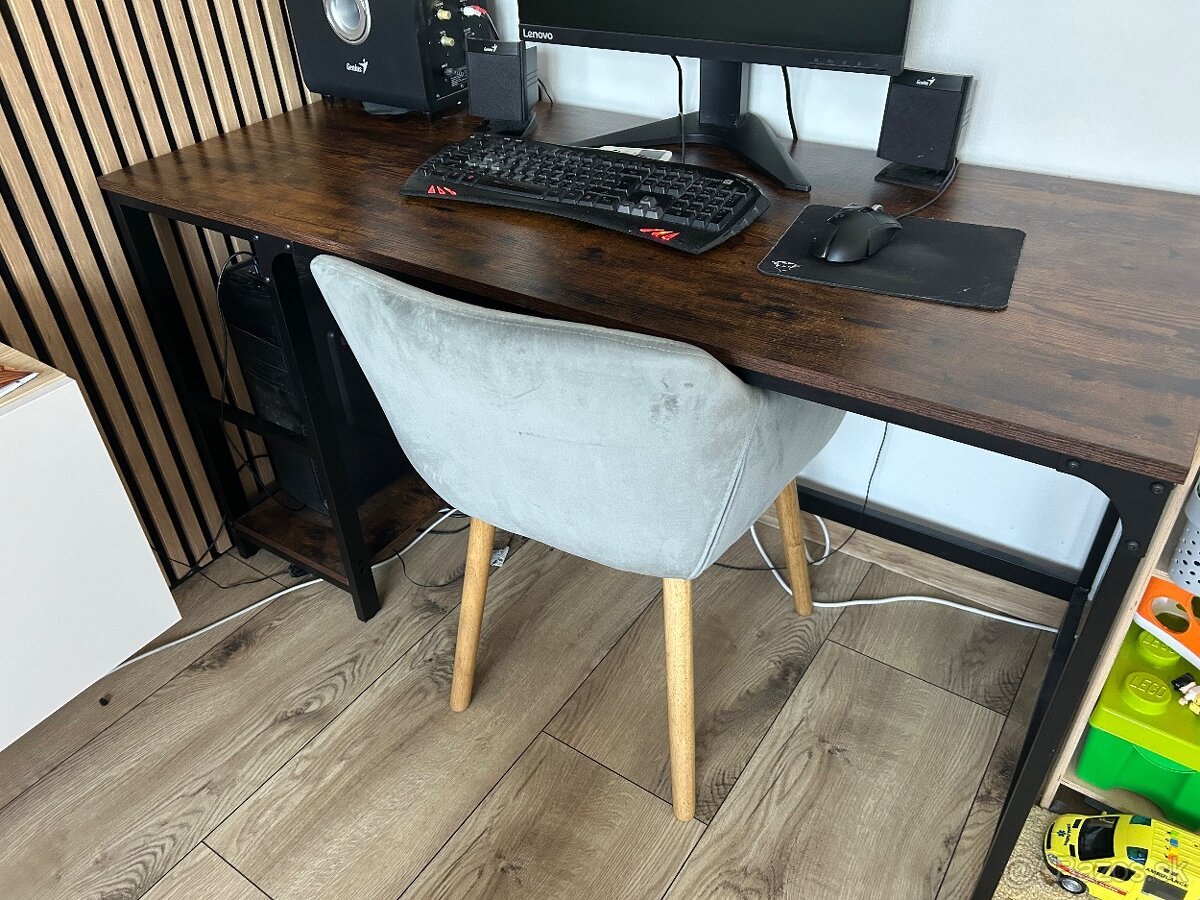 Pracovný stôl / Písací stôl