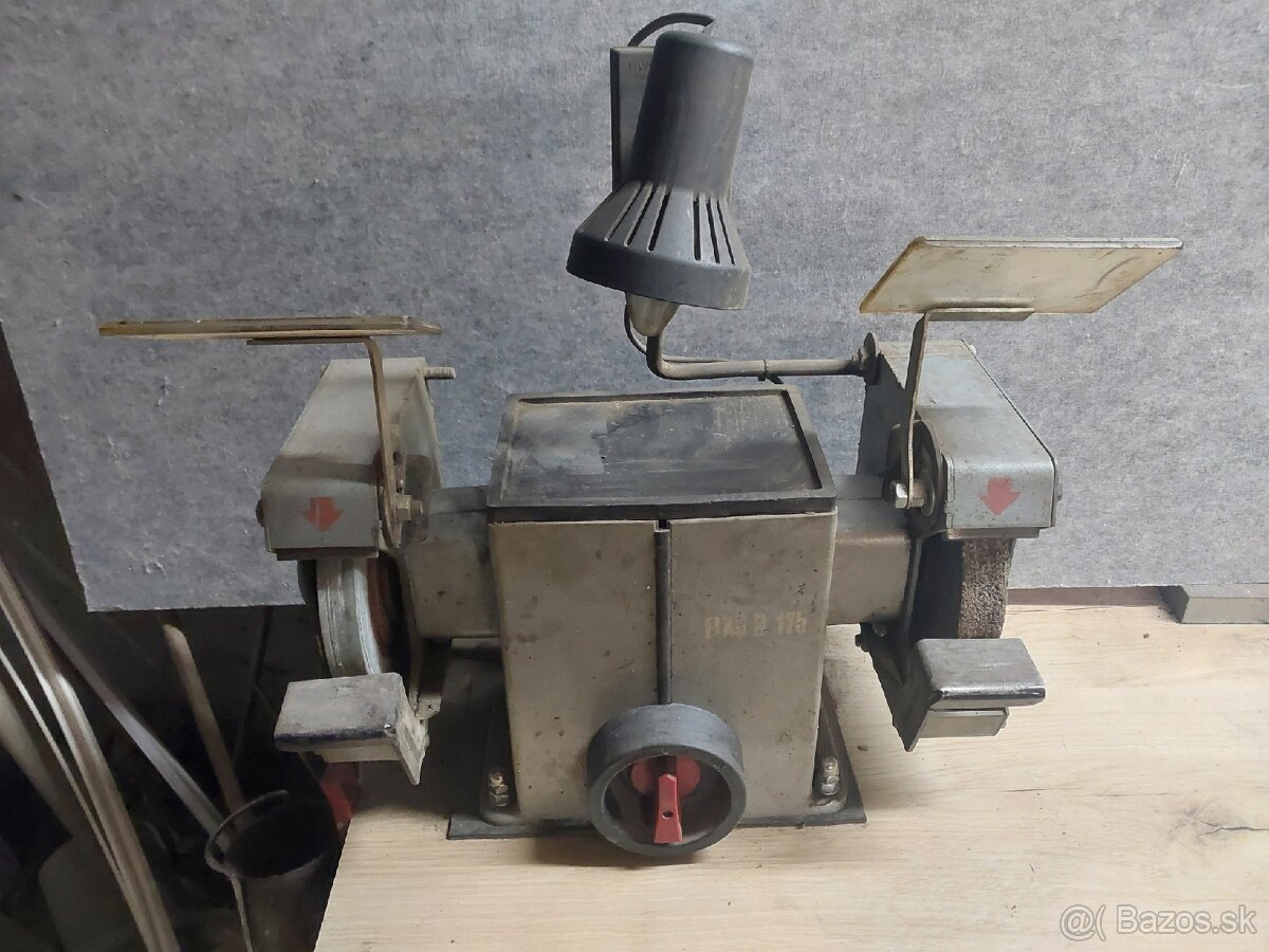 Dvojkotúčova brúska