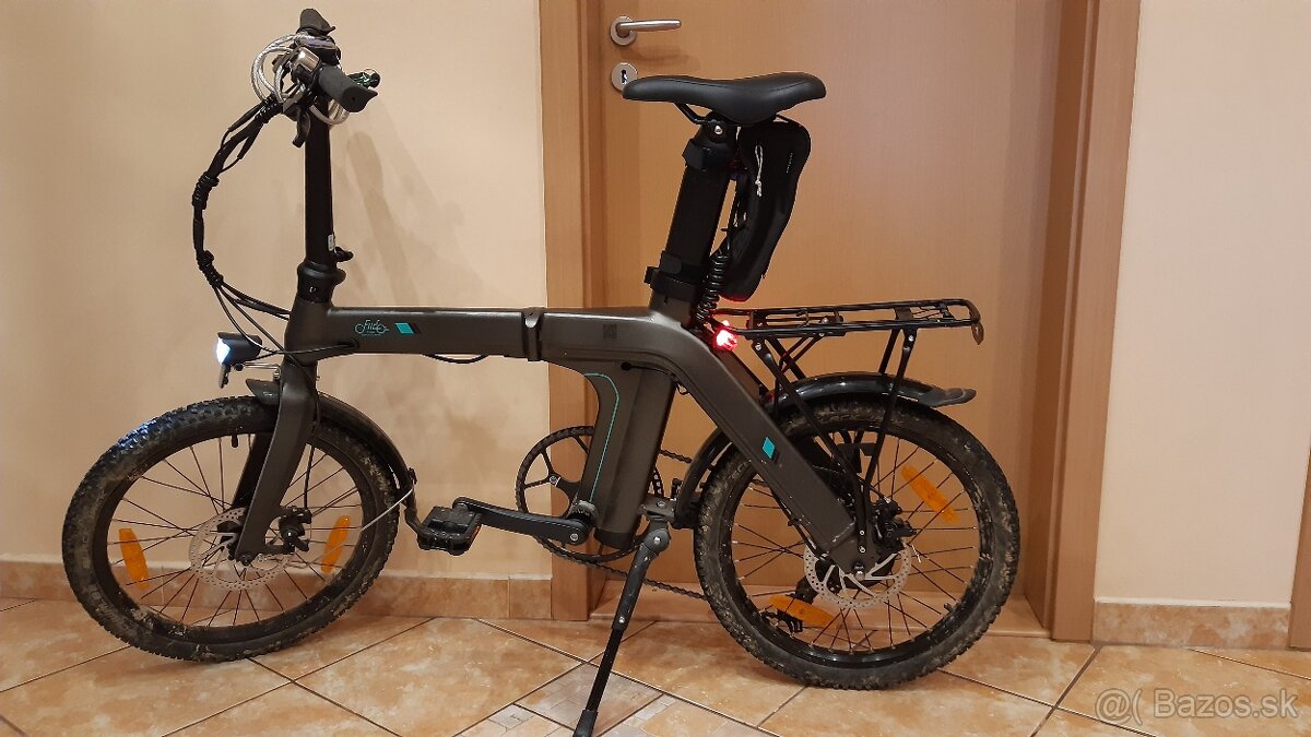 Predam lahky skladaci elektro bicykel Fiido D21