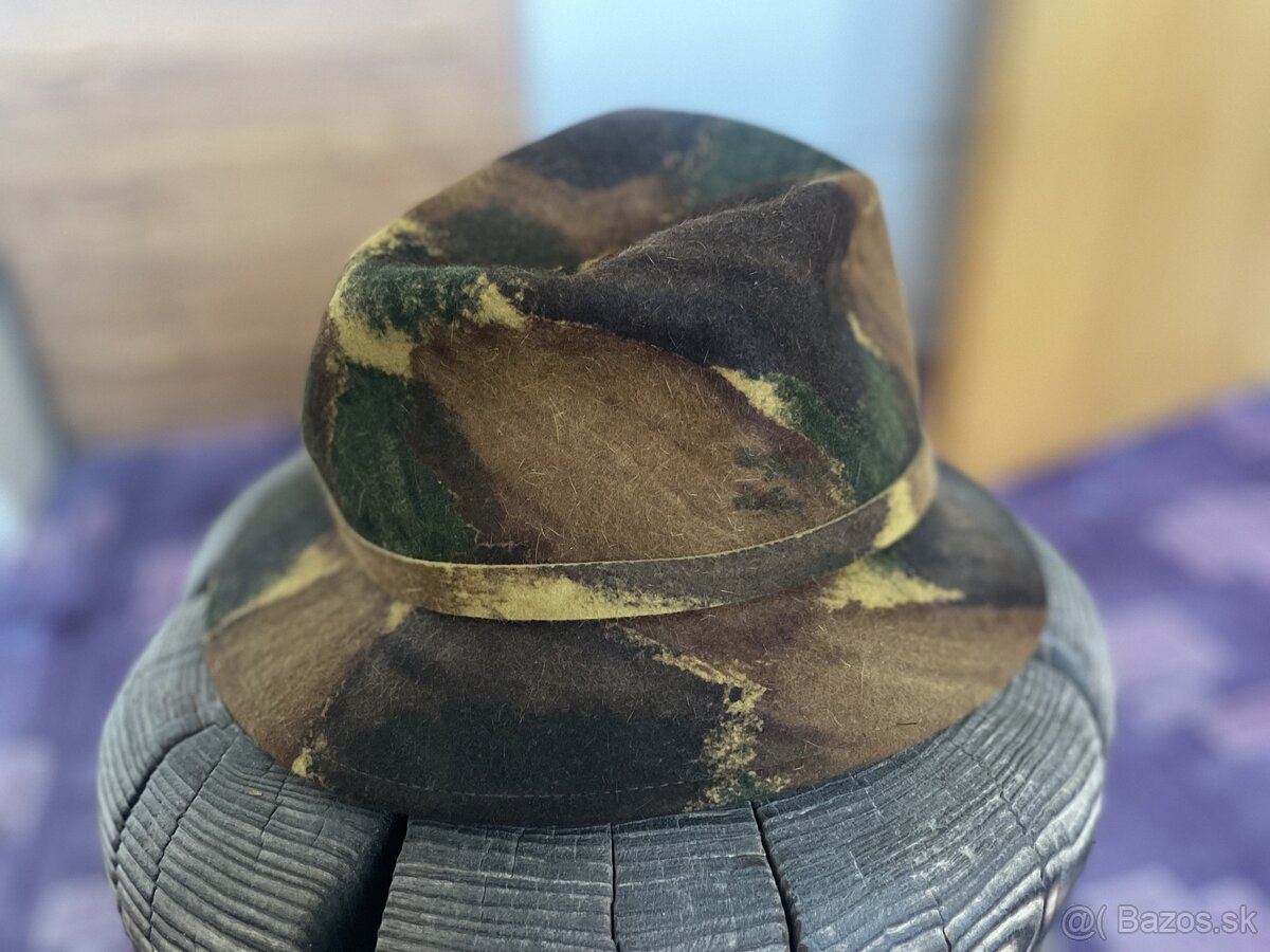 Plstený klobúk