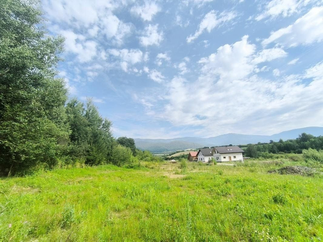 POZEMOK 777 M2 S PRÁVOPL.STAVEB.POVOLENÍM ELEKTRINA VODA VÝH