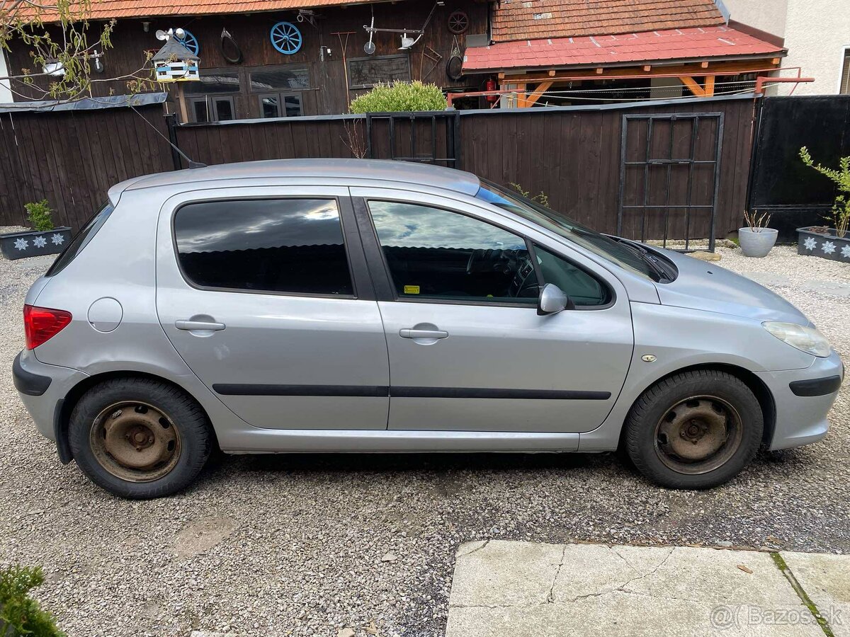Peugeot 307 1.4 benzín