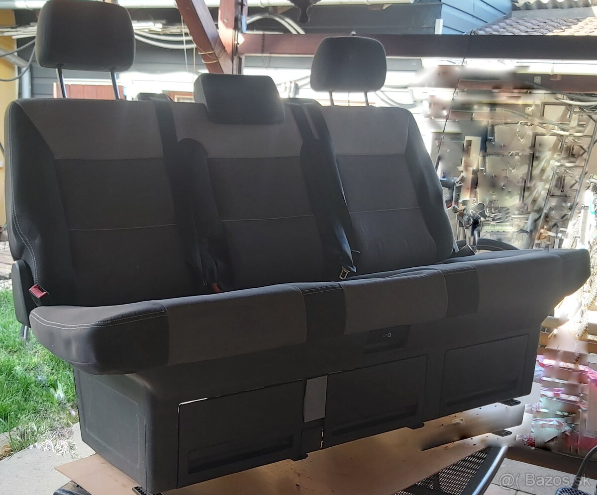 Zadná lavica na VW T5 Multivan