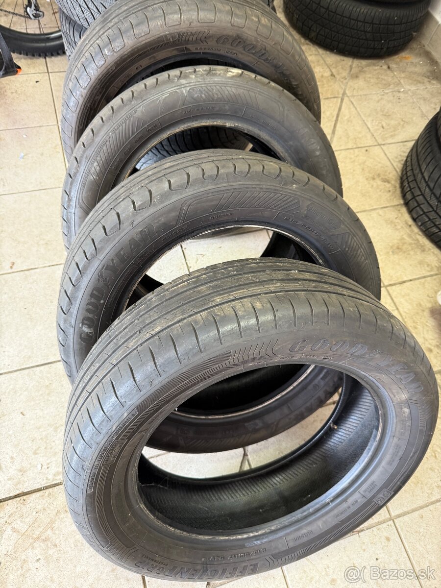 Pneu Goodyear 215/55R17