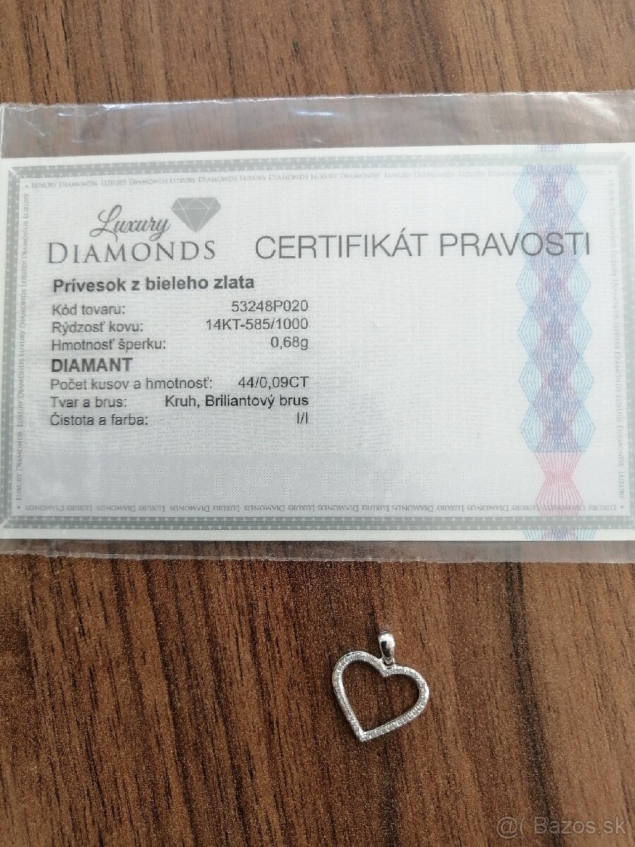 Prívesok z bieleho zlata