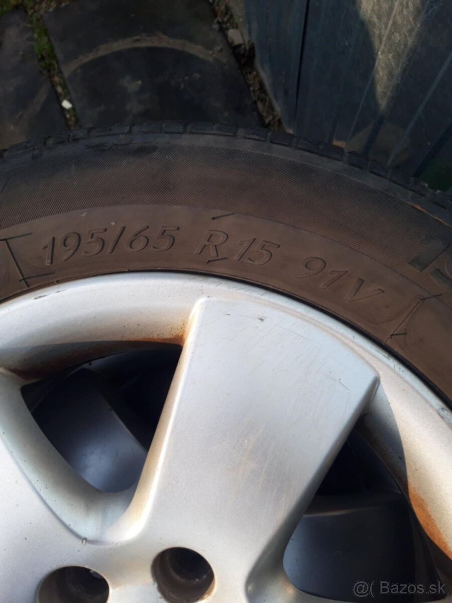 predam elektrony aj pneu octavia 1. 5x100 15,195/65