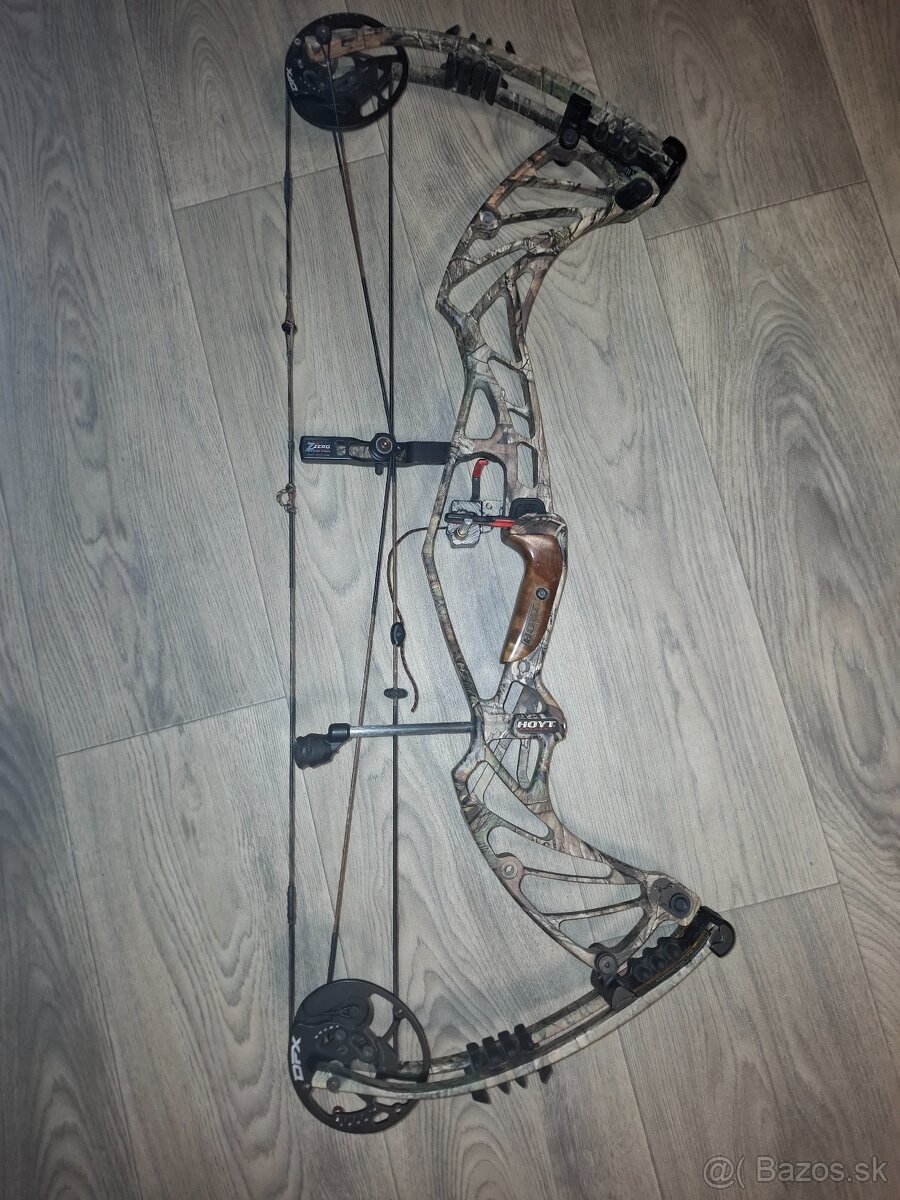 Kladkovy luk LH Hoyt pro defiant