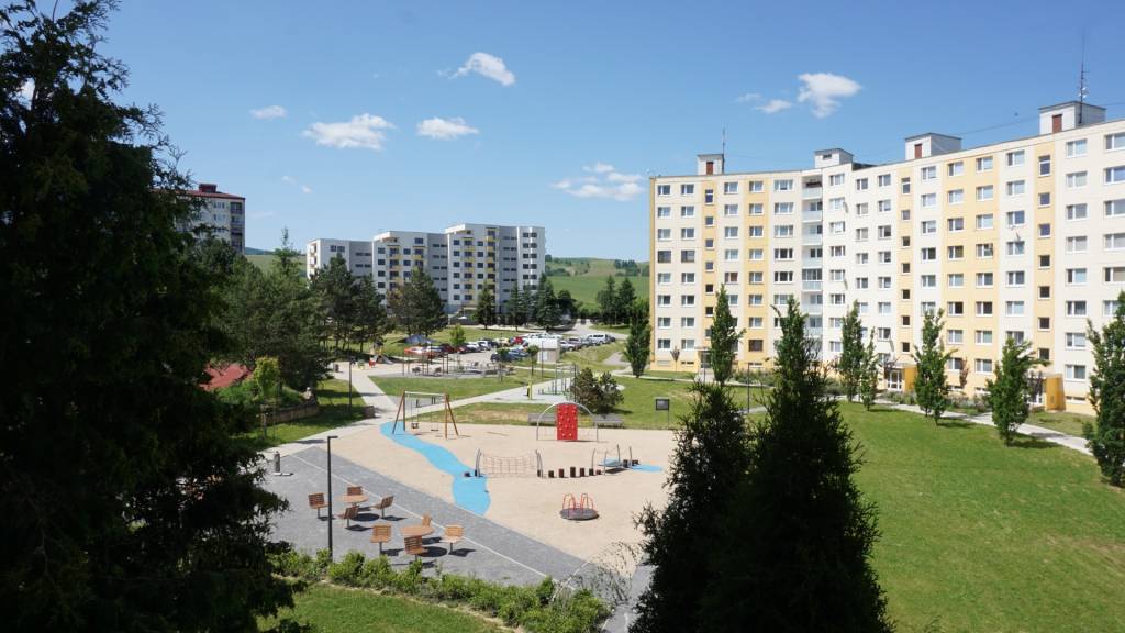 NA PREDAJ - 1 izbový byt v Brezne - MAZORNIKOVO