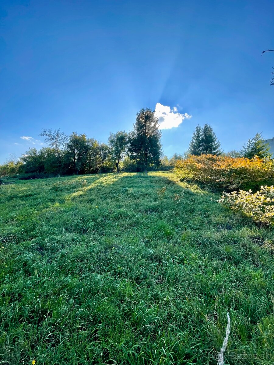 Predám pozemok 2200m2