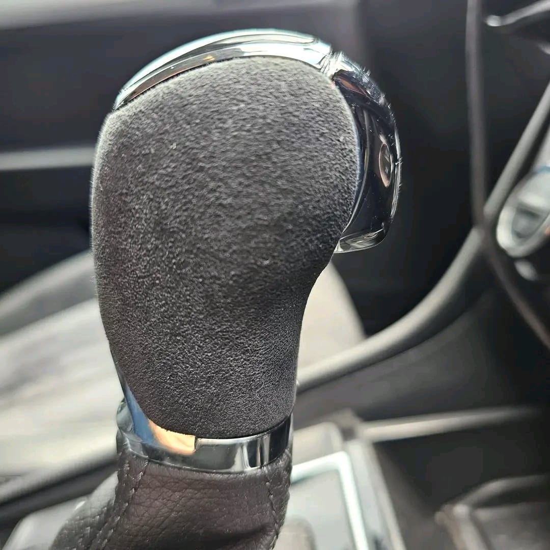 Alcantara / Perforovaná - hlavica DSG ŠKODA