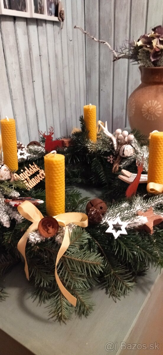 Adventný veniec zo zivej čačiny ,voňavý so sviečkami