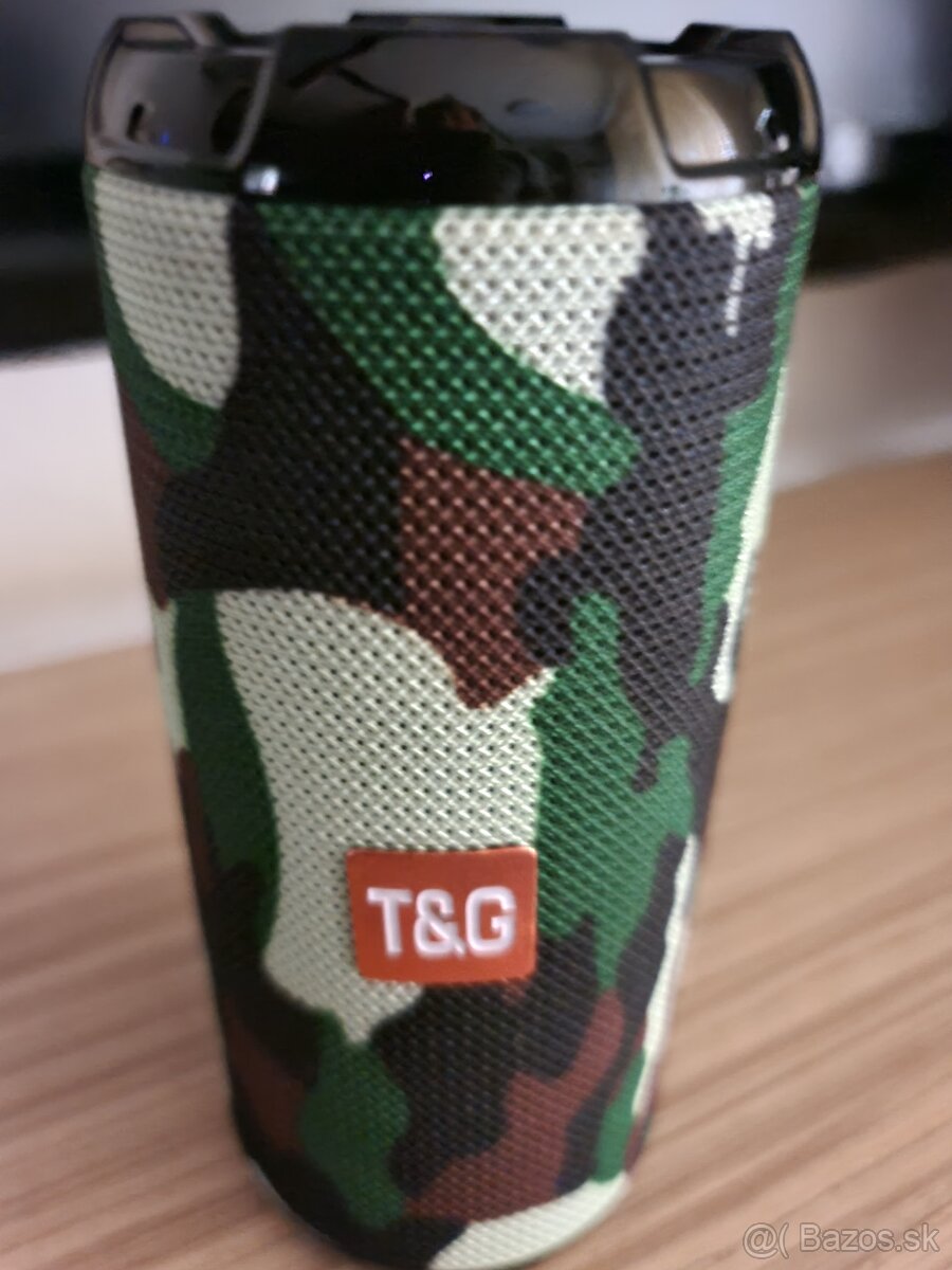 Bluetooth reproduktor s FM radiom