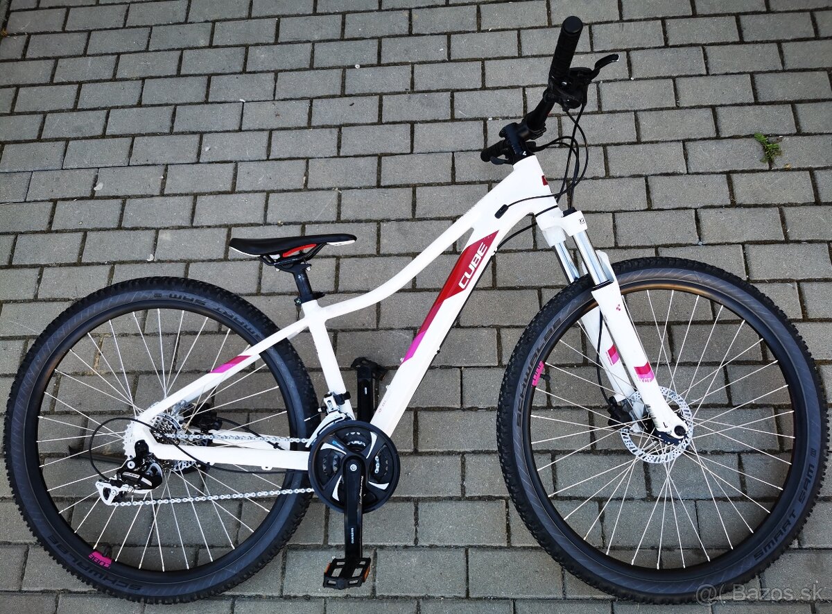 Predám bicykel CUBE 27.5 ram velkosti 16
