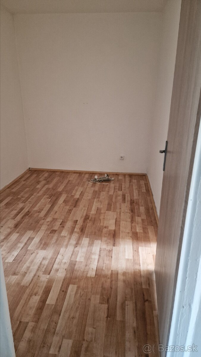 Prenajmem 2 izbový byt
