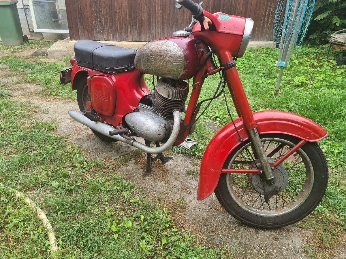 Jawa 250 typ 559 rv 67 platne doklady biele spz