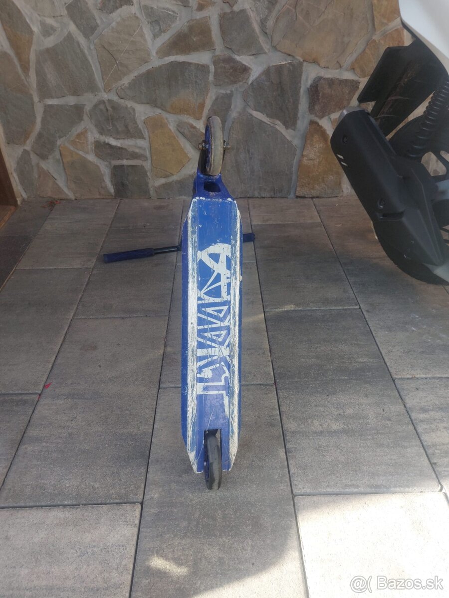 Kolobežka ADDICT-DEFENDER MK2