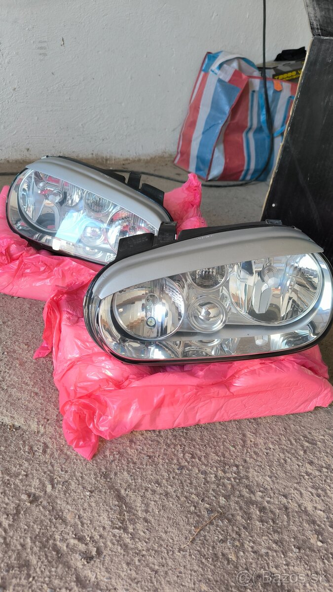 Svetlá VW Golf 4