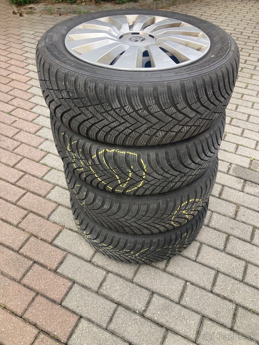 205/55R16 zimne s diskami Skoda Octavia
