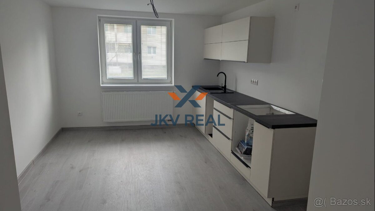 PRENÁJOM 2-izbového bytu so záhradkou v centre Dubnice nad V