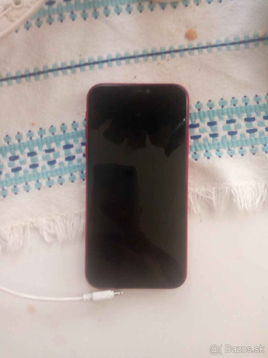 Predám iphone11 na súčiastki zablokovani