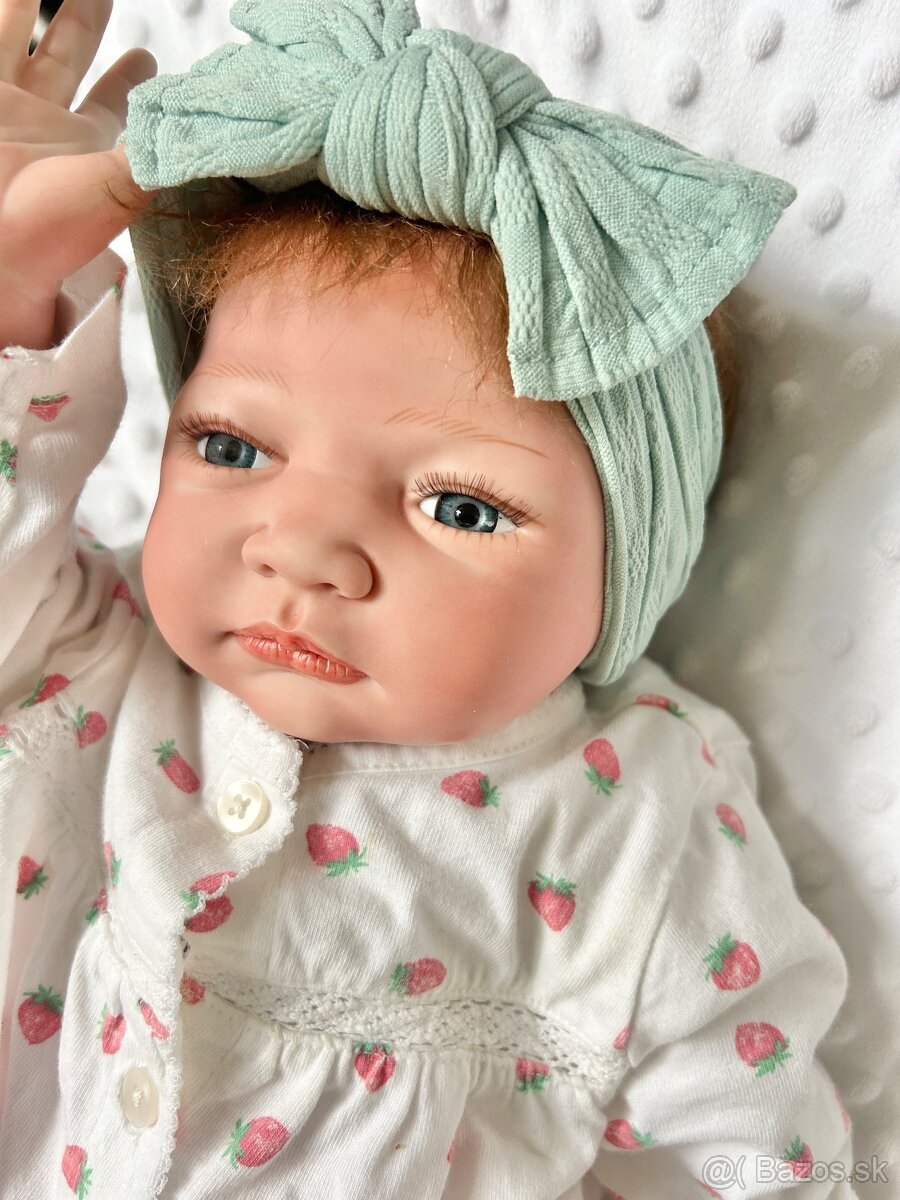 Realistická bábika s vláskami