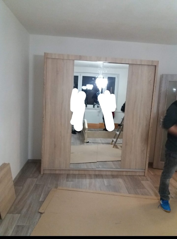 Šatníková skriňa