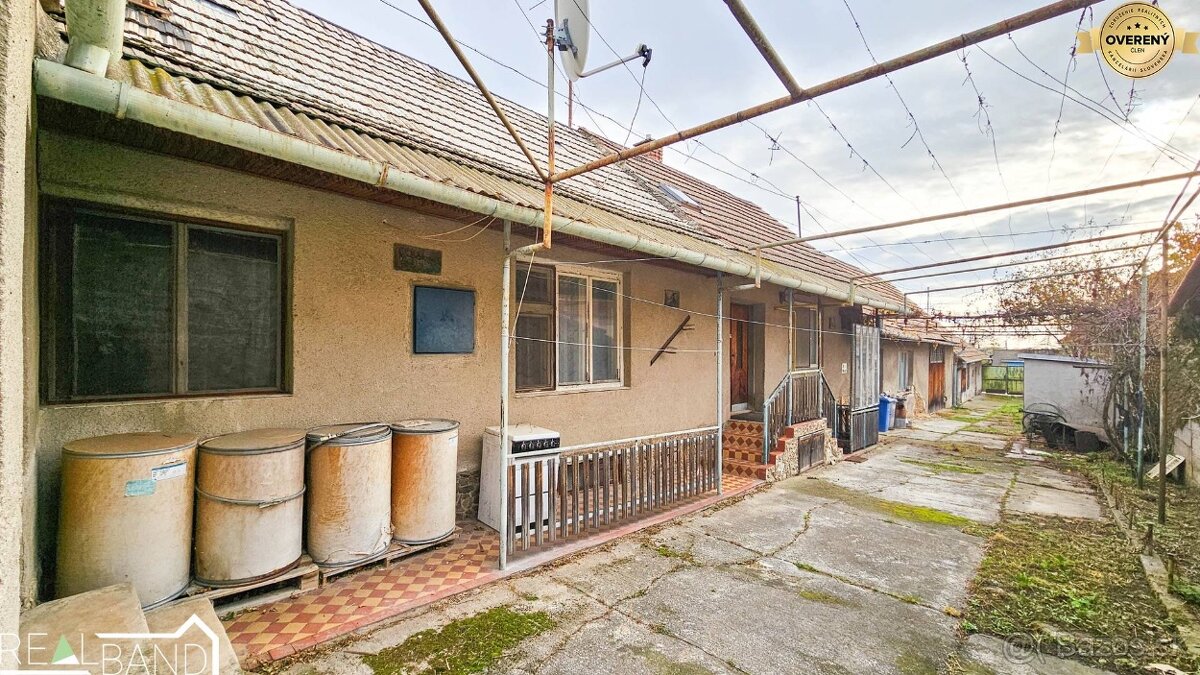 PREDAJ - RODINNÝ DOM S GARÁŽOU AJ VINOHRADOM 771 m²