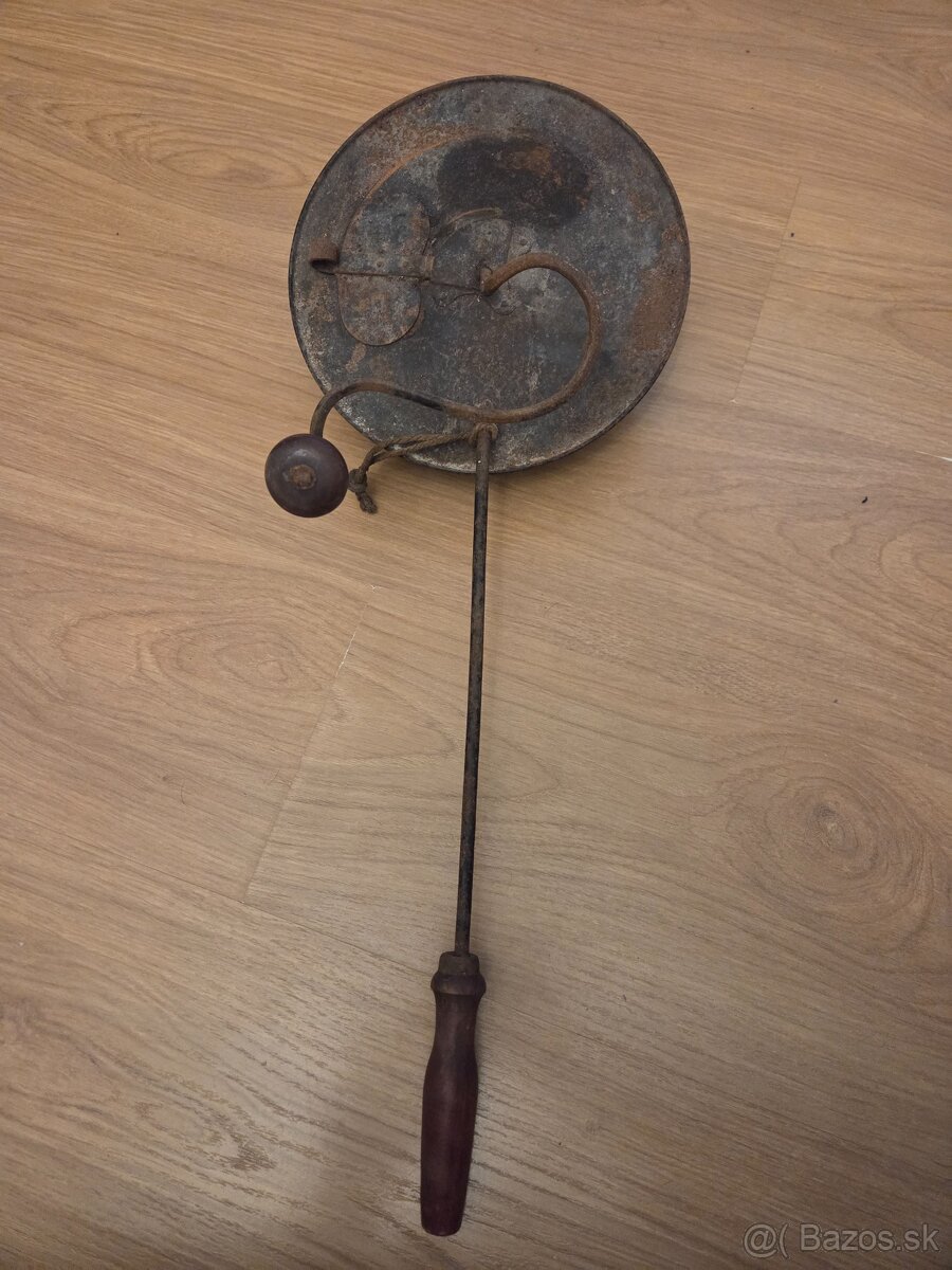 Stará nádoba na praženie kávy