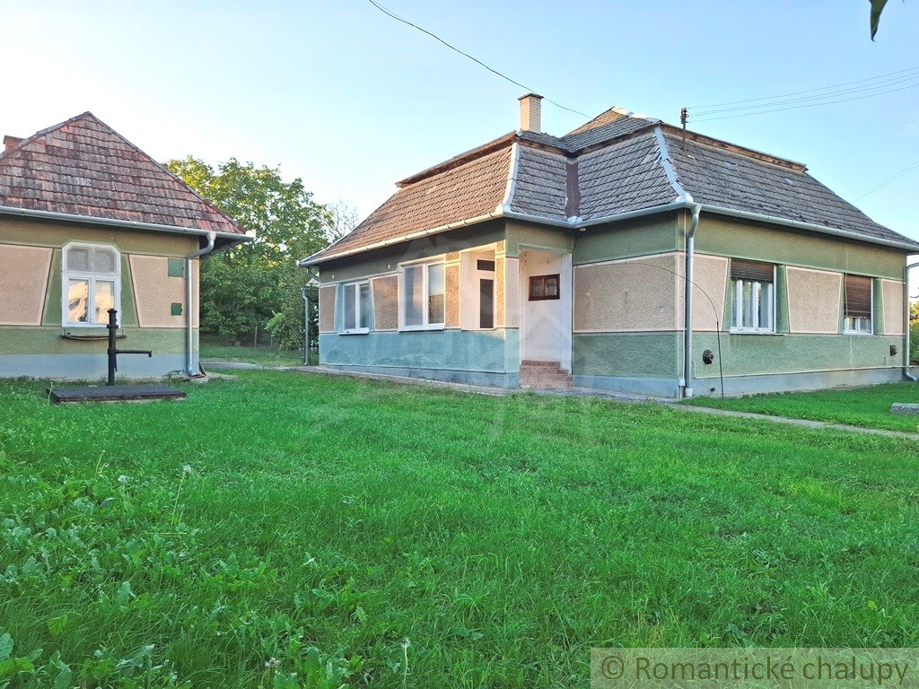 Priestranný štvorizbový rodinný dom na hospodárenie v tich