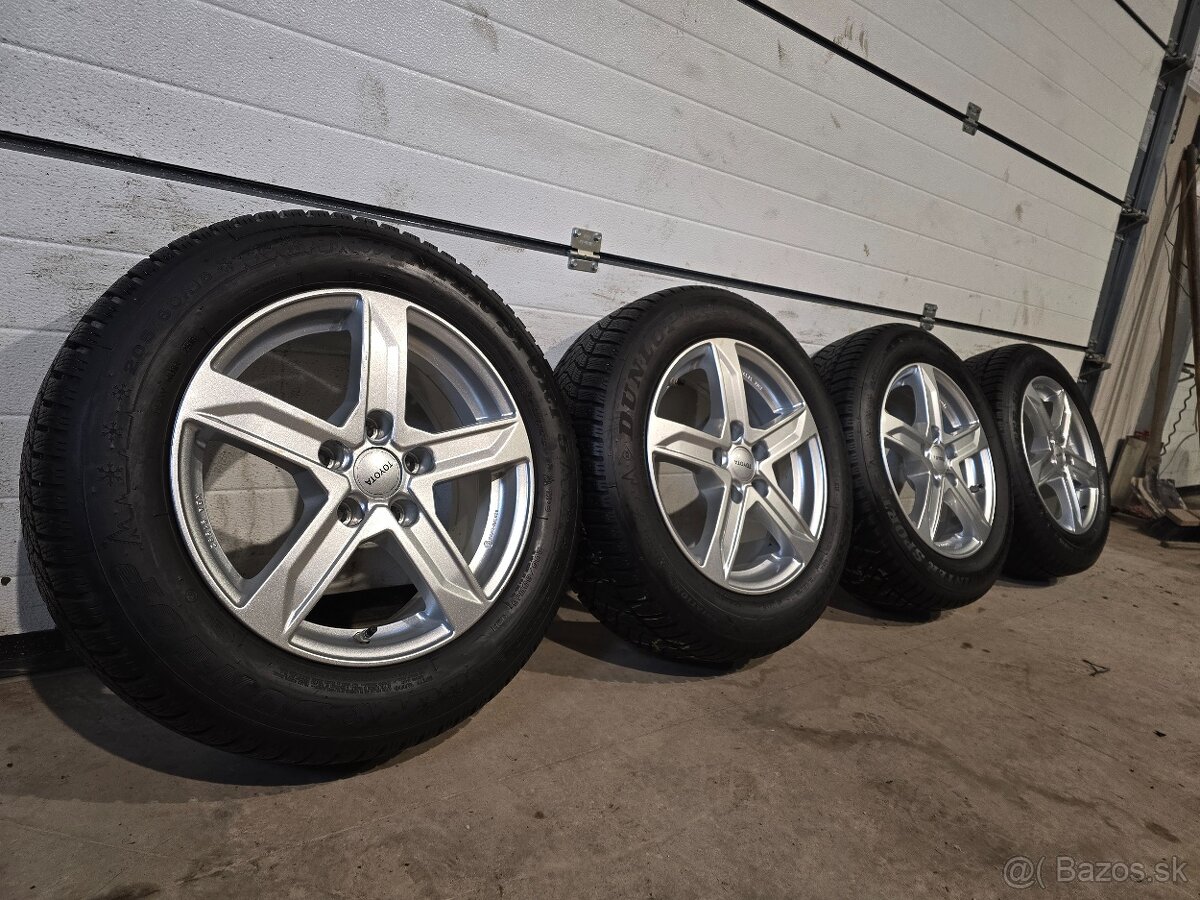 Zánovná Zimná Sada Toyota+Dunlop 215/60 R16