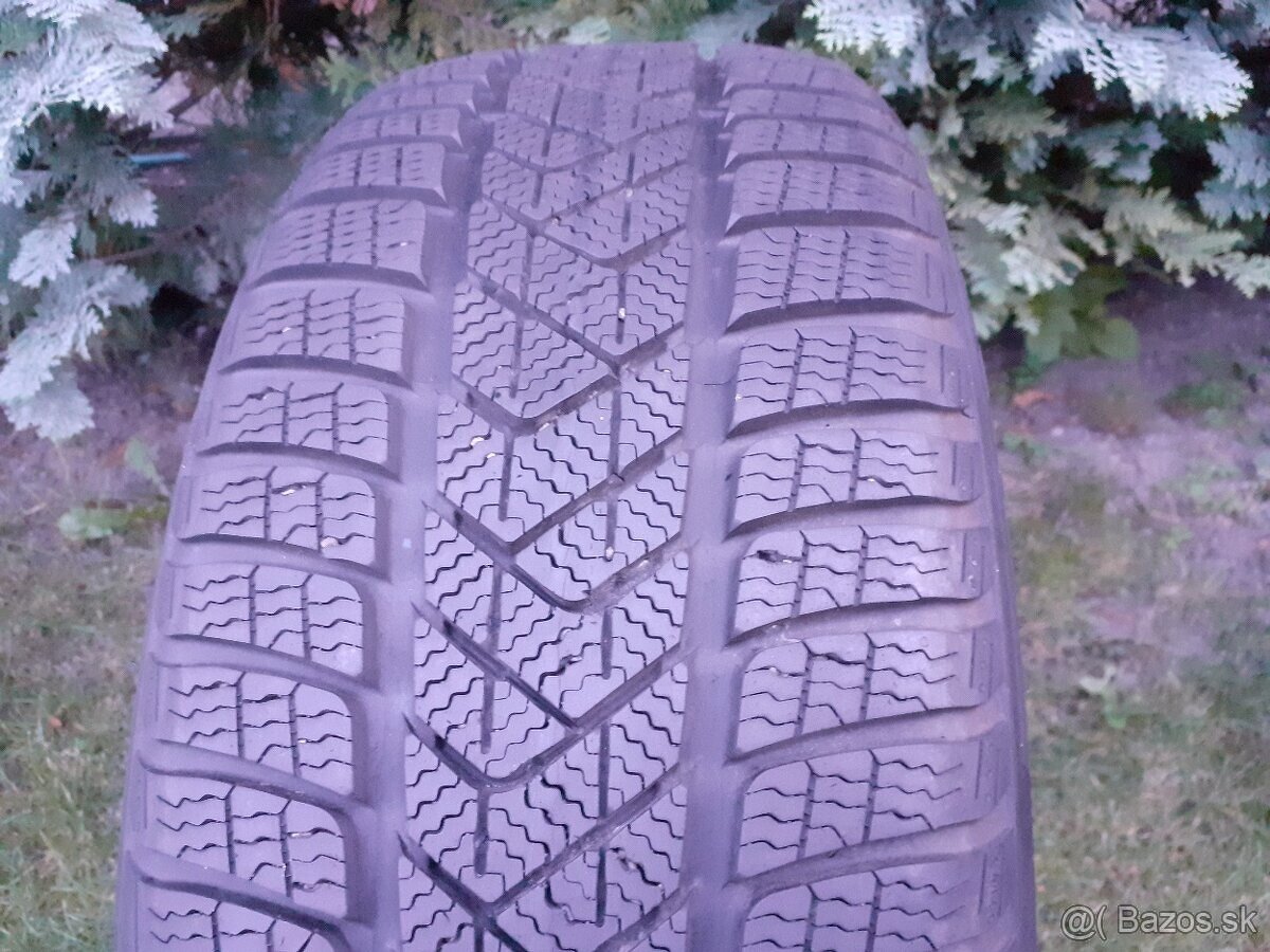 215/50 r18 Pirelli, zimné 2ks - 6,5mm