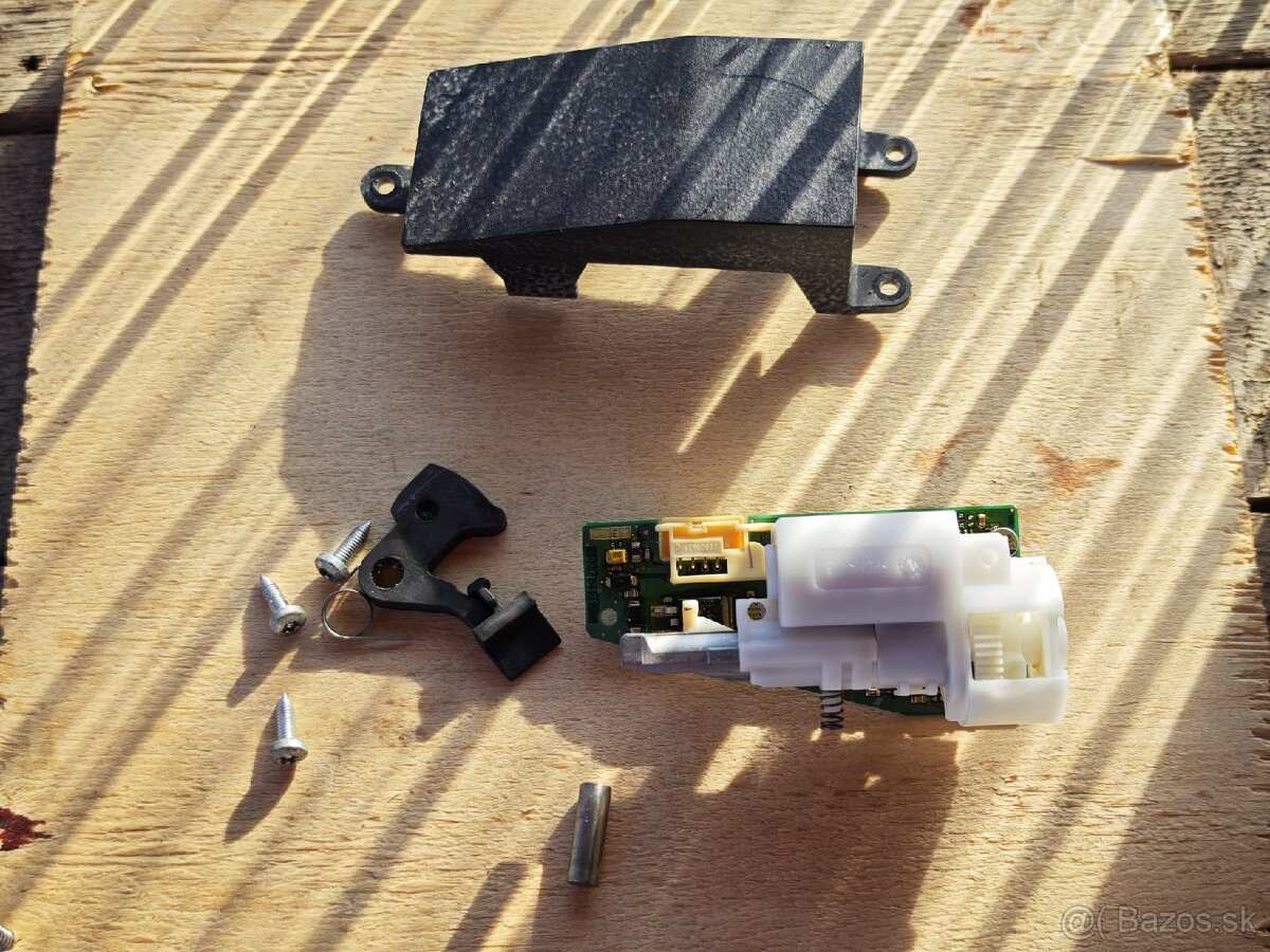 E91/M47 120kw zámok volantu